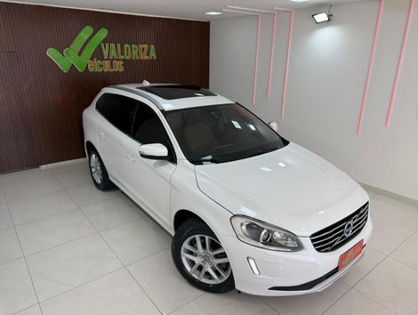 Volvo XC 60 D-5 MOMENTUM 2.4  AWD Diesel  5p