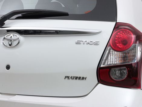 Toyota ETIOS PLATINUM 1.5 Flex 16V 4p Aut.