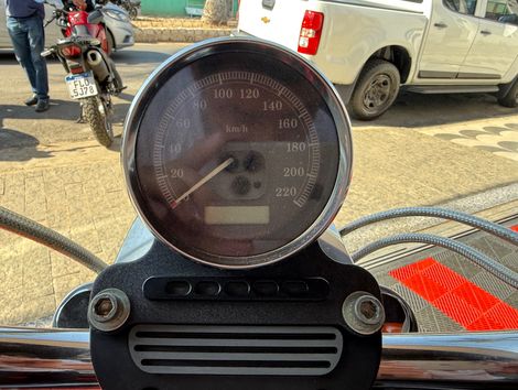 Harley XL 883 CUSTOM