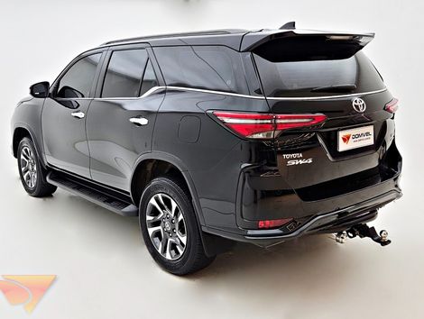 Toyota Hilux SW4 SRX Plat. 4x4 2.8 TB Die. Aut.