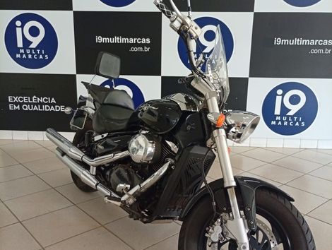 SUZUKI BOULEVARD M800