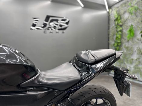 YAMAHA YZF R-3 321/ABS