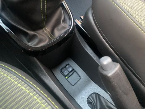 Renault KWID OUTSIDER 1.0 Flex 12V 5p Mec.