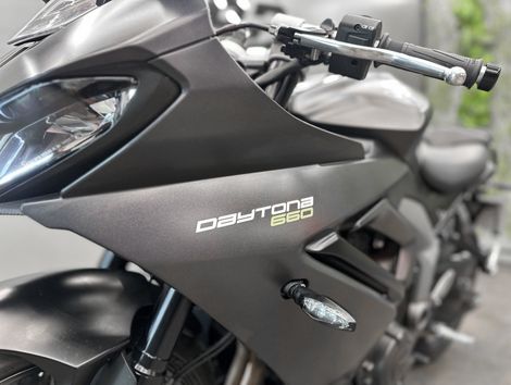 TRIUMPH DAYTONA 660