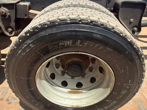 MERCEDES-BENZ L-1620 3-Eixos 2p (diesel)