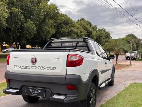 Fiat Strada Trekking 1.6 16V Flex CD