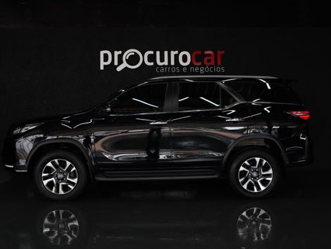 Toyota Hilux SW4 Diamond 2.8 TB 4x4 Die. Aut.