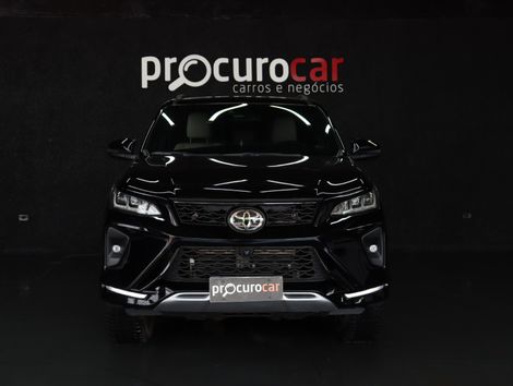 Toyota Hilux SW4 Diamond 2.8 TB 4x4 Die. Aut.