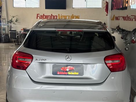 Mercedes Classe A 200 1.6 TB 16V Urban 156cv Aut.