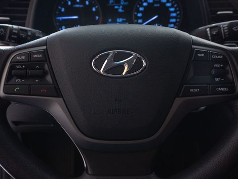 Hyundai Elantra 2.0 16V Flex Aut.