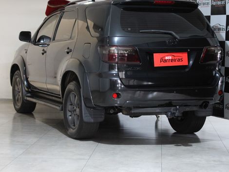 Toyota Hilux SW4 SRV D4-D 4x4 3.0 TDI Dies. Aut