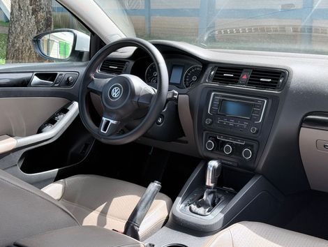 VolksWagen JETTA Comfortline 2.0 T.Flex 8V 4p Tipt.