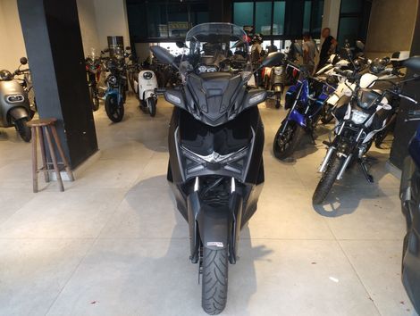 YAMAHA XMAX 250 CONNECTED 