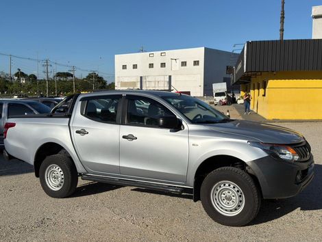 Mitsubishi L200 Triton Sport GLX 2.4 CD Diesel Mec.