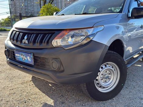 Mitsubishi L200 Triton Sport GLX 2.4 CD Diesel Mec.