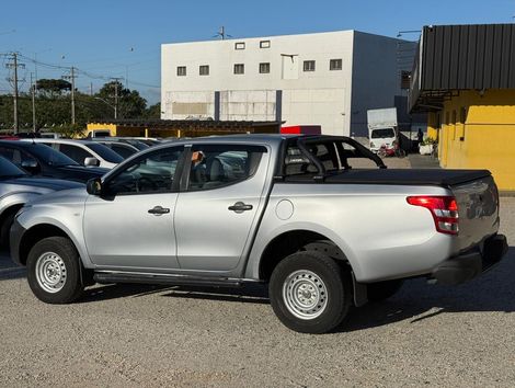 Mitsubishi L200 Triton Sport GLX 2.4 CD Diesel Mec.