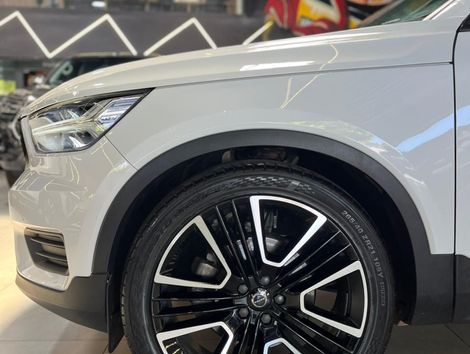 Volvo XC 40 T-5 MOMENTUM 2.0