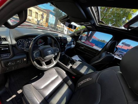 RAM 1500 REBEL 5.7 HEMI CD V8 4x4 Aut.