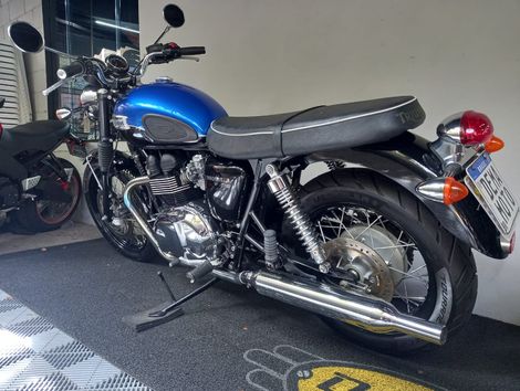 TRIUMPH BONNEVILLE T100 