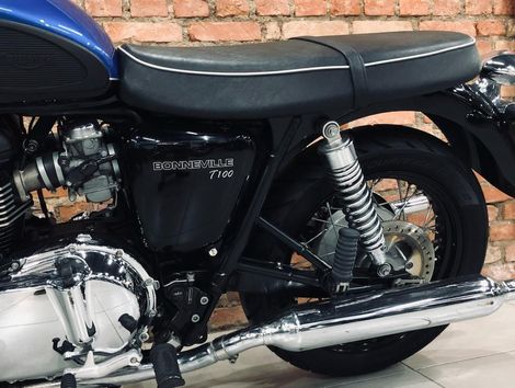 TRIUMPH BONNEVILLE T100 