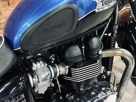 TRIUMPH BONNEVILLE T100 