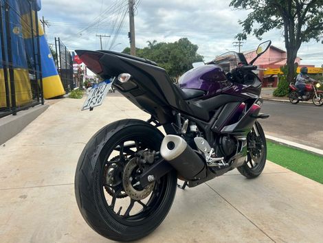 YAMAHA YZF R-3 321/ABS
