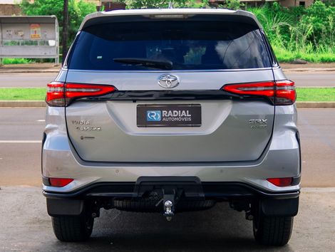 Toyota Hilux SW4 SRX Plat. 4x4 2.8 TB Die. Aut.