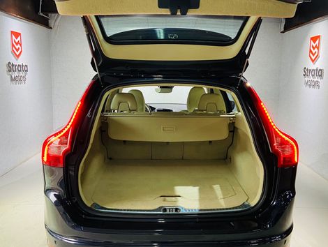 Volvo XC 60 T-5 MOMENTUM 2.0 245cv FWD 5p