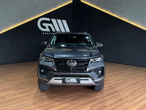 Toyota Hilux SW4 SRX 4x4 2.8 TDI 16V Dies. Aut.