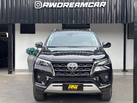 Toyota Hilux SW4 SRX 4x4 2.8 TDI 16V Dies. Aut.