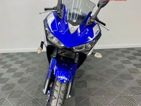 YAMAHA YZF R-3 321/ABS