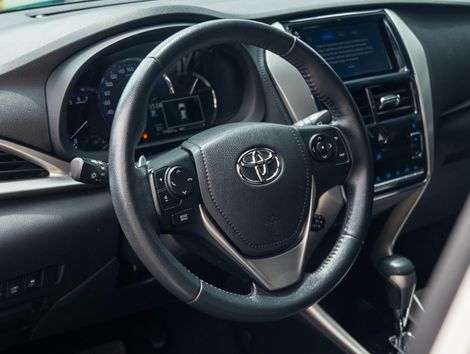 Toyota YARIS XLS 1.5 Flex 16V 5p Aut.