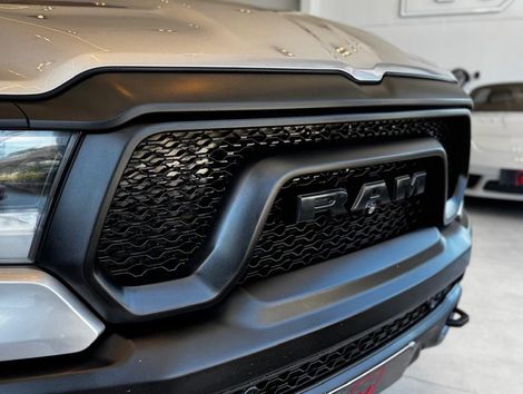 RAM 1500 REBEL 5.7 HEMI CD V8 4x4 Aut.