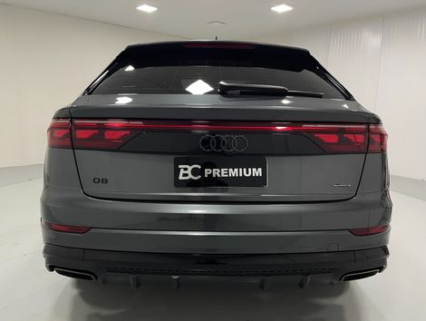 Audi Q8 Perf.Black 3.0 TFSI Quat. S-tr/(Híb.)