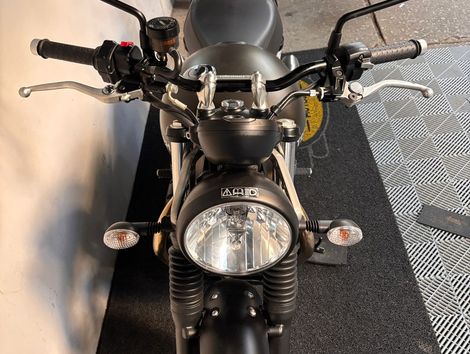 TRIUMPH STREET  TWIN 900cc