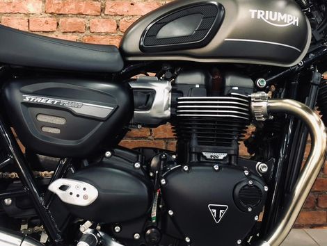 TRIUMPH STREET  TWIN 900cc