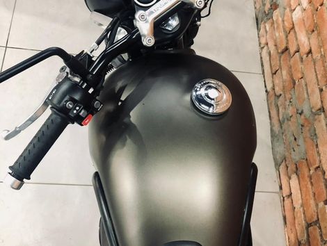 TRIUMPH STREET  TWIN 900cc