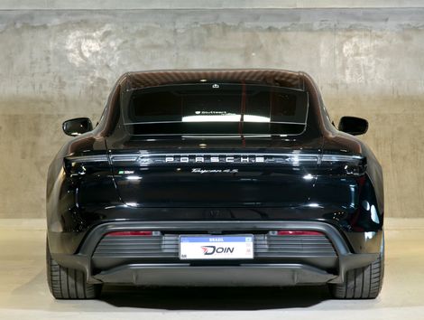 Porsche Taycan 4S (Elétrico)