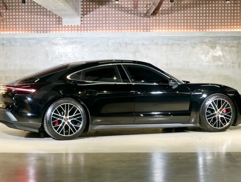 Porsche Taycan 4S (Elétrico)