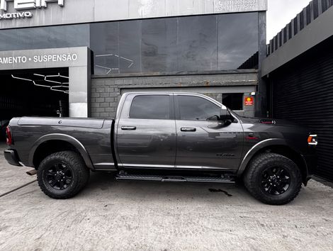 RAM 2500 LARAM. 6.7 NIGHT ED. TB CD 4x4 Die.