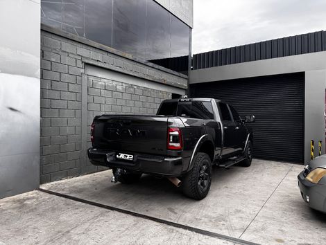 RAM 2500 LARAM. 6.7 NIGHT ED. TB CD 4x4 Die.