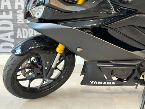 YAMAHA YZF R-3 321/ABS