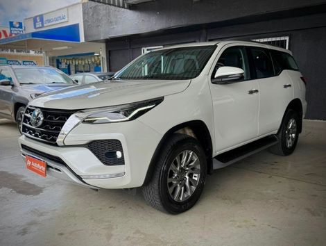 Toyota Hilux SW4 SRX 4x4 2.8 TDI 16V Dies. Aut.