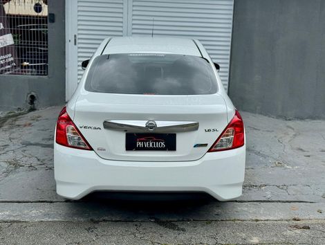 Nissan VERSA SL 1.6 16V FlexStart 4p Aut.