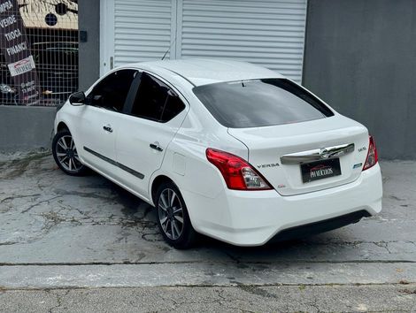 Nissan VERSA SL 1.6 16V FlexStart 4p Aut.