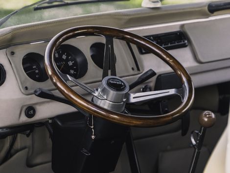 VolksWagen Kombi Escolar 1.6 MPi