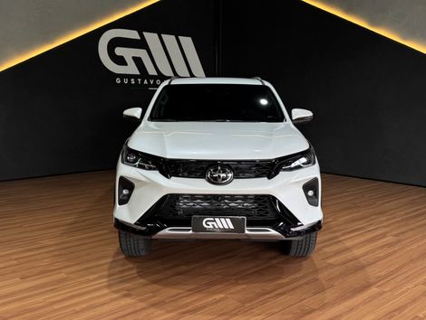 Toyota Hilux SW4 SRX Plat. 4x4 2.8 TB Die. Aut.