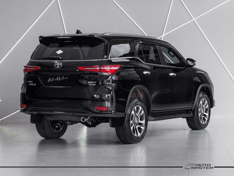 Toyota Hilux SW4 SRX Plat. 4x4 2.8 TB Die. Aut.