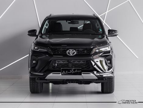 Toyota Hilux SW4 SRX Plat. 4x4 2.8 TB Die. Aut.