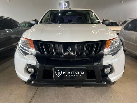 Mitsubishi L200 Tri. Outdo. GLS 2.4 CD 4x4 Die. Aut